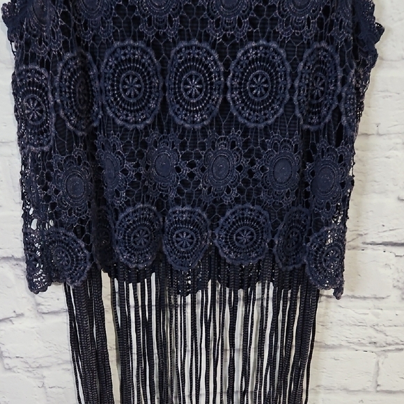 Gimmicks by BKE Lace Fringe Tank Top - Picture 4 of 8